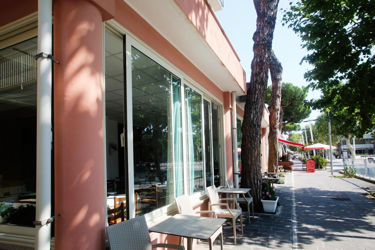 Hotel Serafini Misano Adriatico Extérieur photo