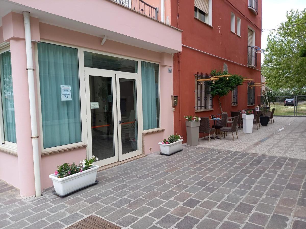 Hotel Serafini Misano Adriatico Extérieur photo